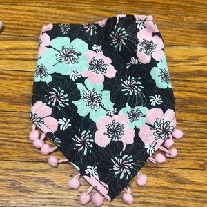 🦄$2 add on item🦄OR❤️5/$25❤️ VIBRANT LIFE | black floral pom pom pet scarfp